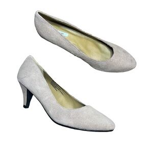 KIMCHI BLUE Nude Suede Heels